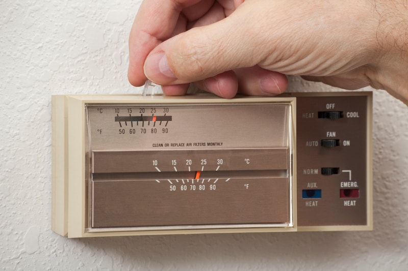 3 Signs You May Need to Replace Your Thermostat in Savannah, GA