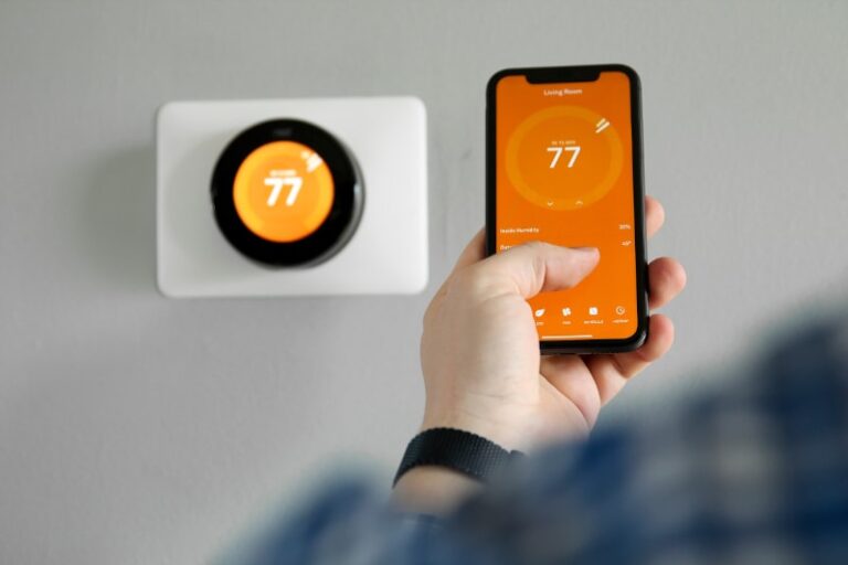 smart thermostat with phone app